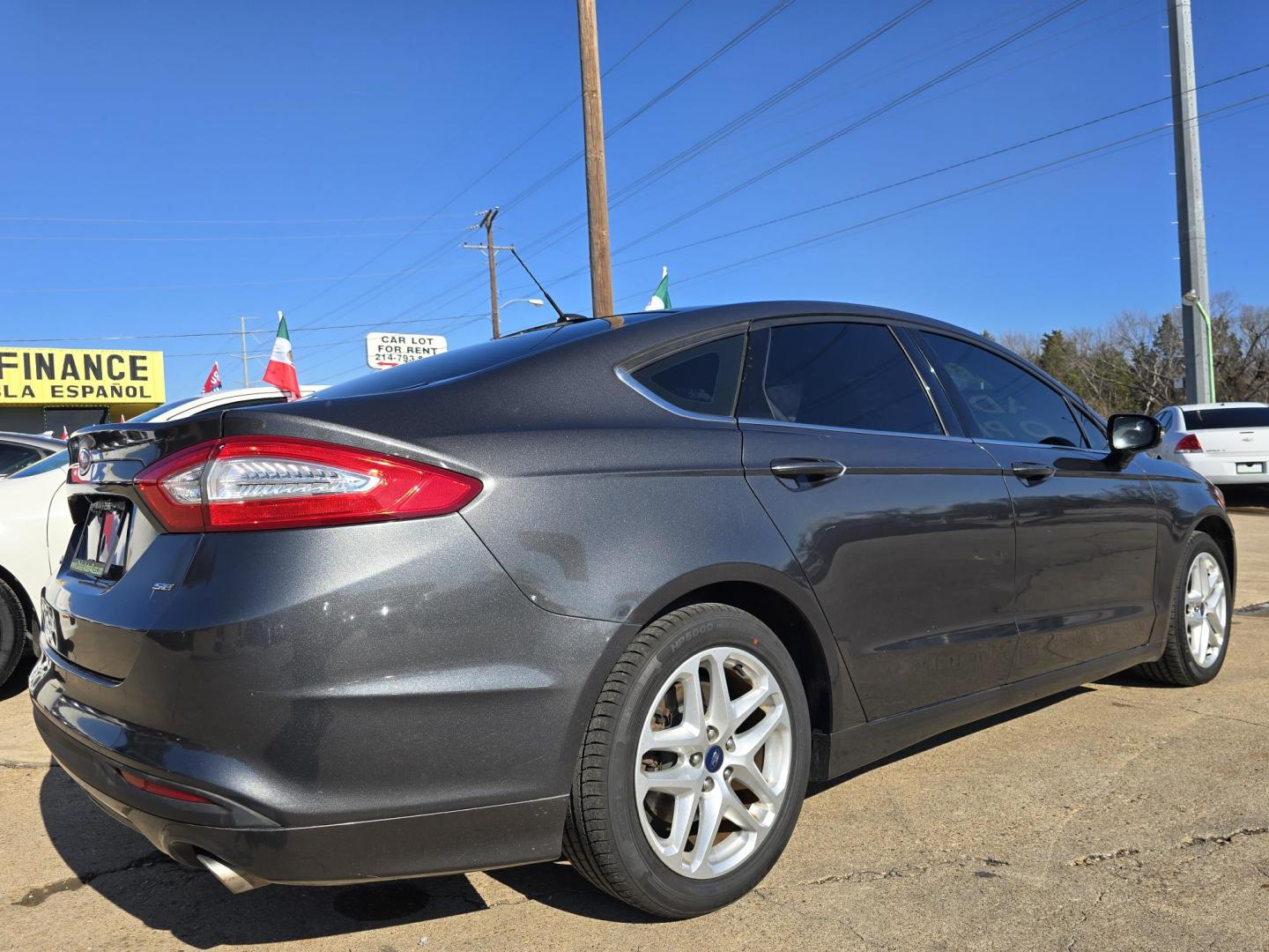2015 GRAY Ford Fusion SE (3FA6P0H71FR) with an 2.5L L4 DOHC 16V engine, AUTO transmission, located at 2660 S.Garland Avenue, Garland, TX, 75041, (469) 298-3118, 32.885551, -96.655602 - Photo#3