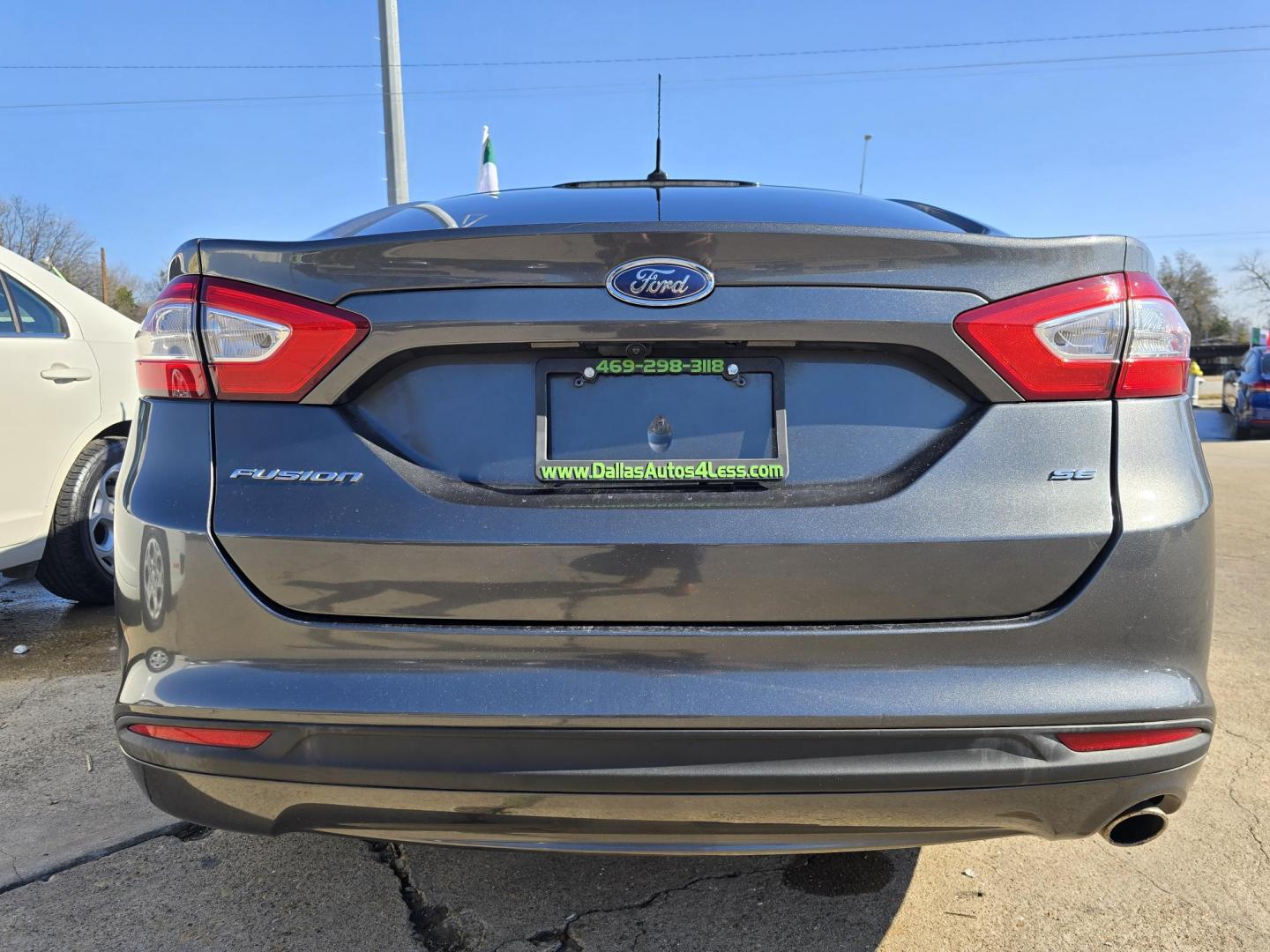 2015 GRAY Ford Fusion SE (3FA6P0H71FR) with an 2.5L L4 DOHC 16V engine, AUTO transmission, located at 2660 S.Garland Avenue, Garland, TX, 75041, (469) 298-3118, 32.885551, -96.655602 - Photo#4