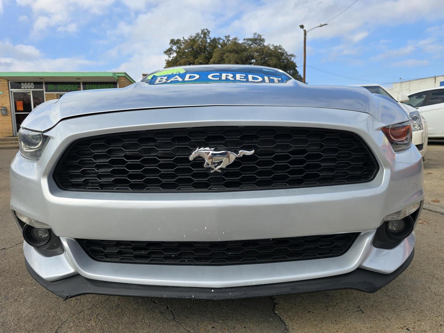 2015 SILVER Ford Mustang EcoBoost (1FA6P8TH0F5) with an 2.3L L4 DOHC 16V engine, AUTO transmission, located at 2660 S.Garland Avenue, Garland, TX, 75041, (469) 298-3118, 32.885551, -96.655602 - Photo#10