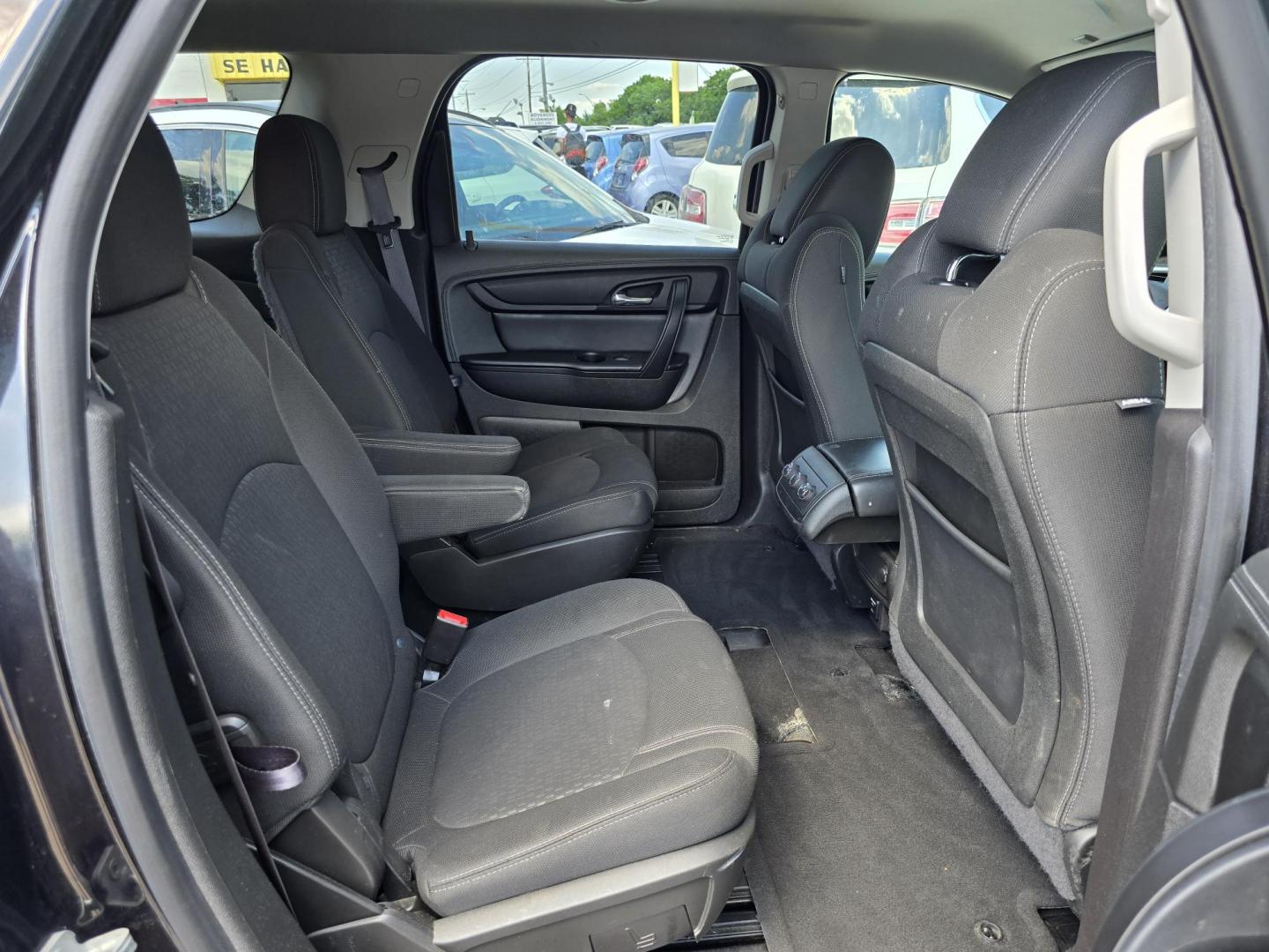 2015 BLACK GMC Acadia SLE-2 (1GKKVPKD1FJ) with an 3.6L V6 DOHC 24V engine, 6-Speed Automatic transmission, located at 2660 S.Garland Avenue, Garland, TX, 75041, (469) 298-3118, 32.885551, -96.655602 - Photo#17