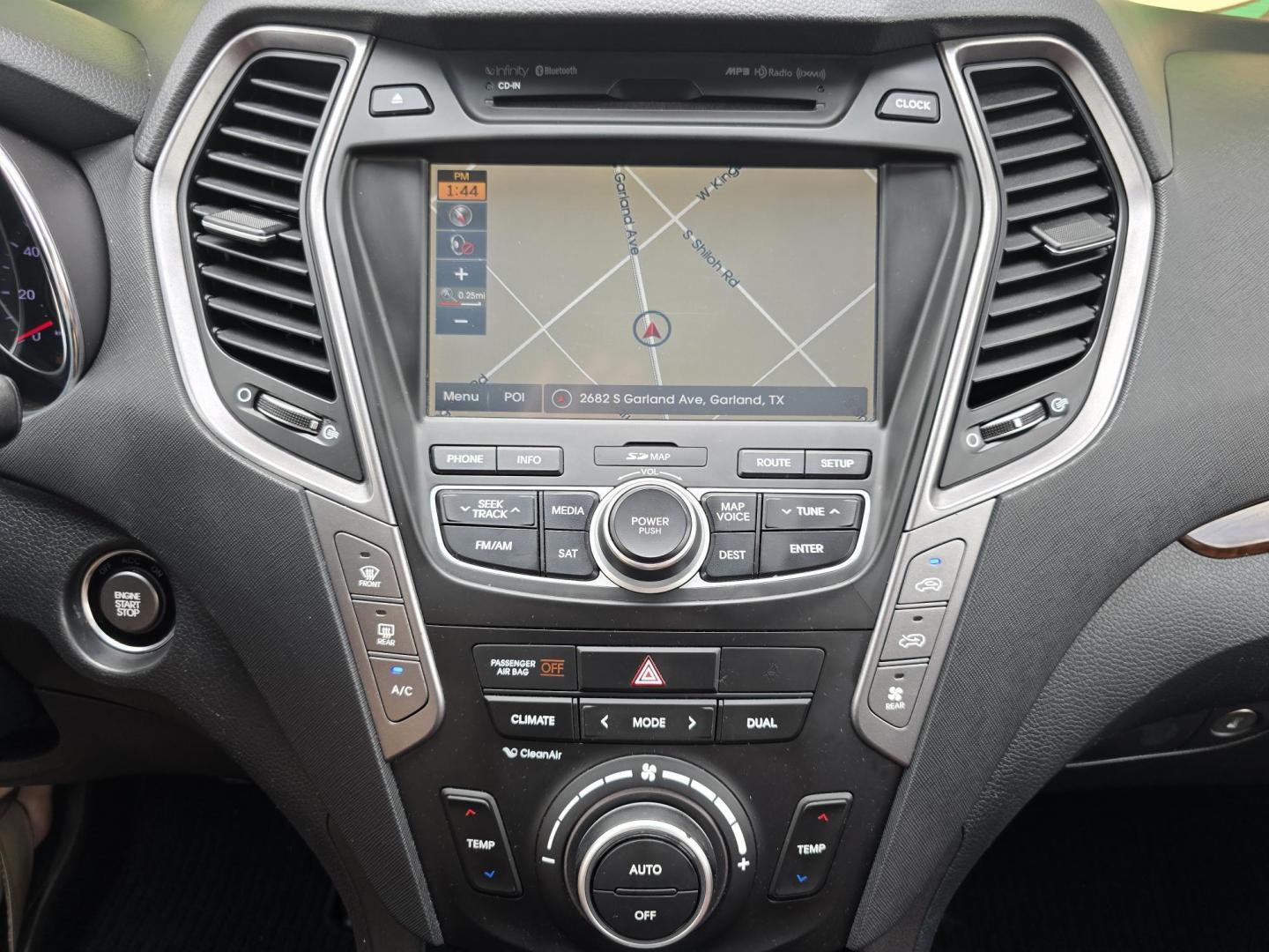 2015 DIAMOND WHITE Hyundai Santa Fe Limited (KM8SR4HF9FU) with an 3.3L V6 DOHC 24V engine, 6-Speed Automatic transmission, located at 2660 S.Garland Avenue, Garland, TX, 75041, (469) 298-3118, 32.885551, -96.655602 - Photo#16