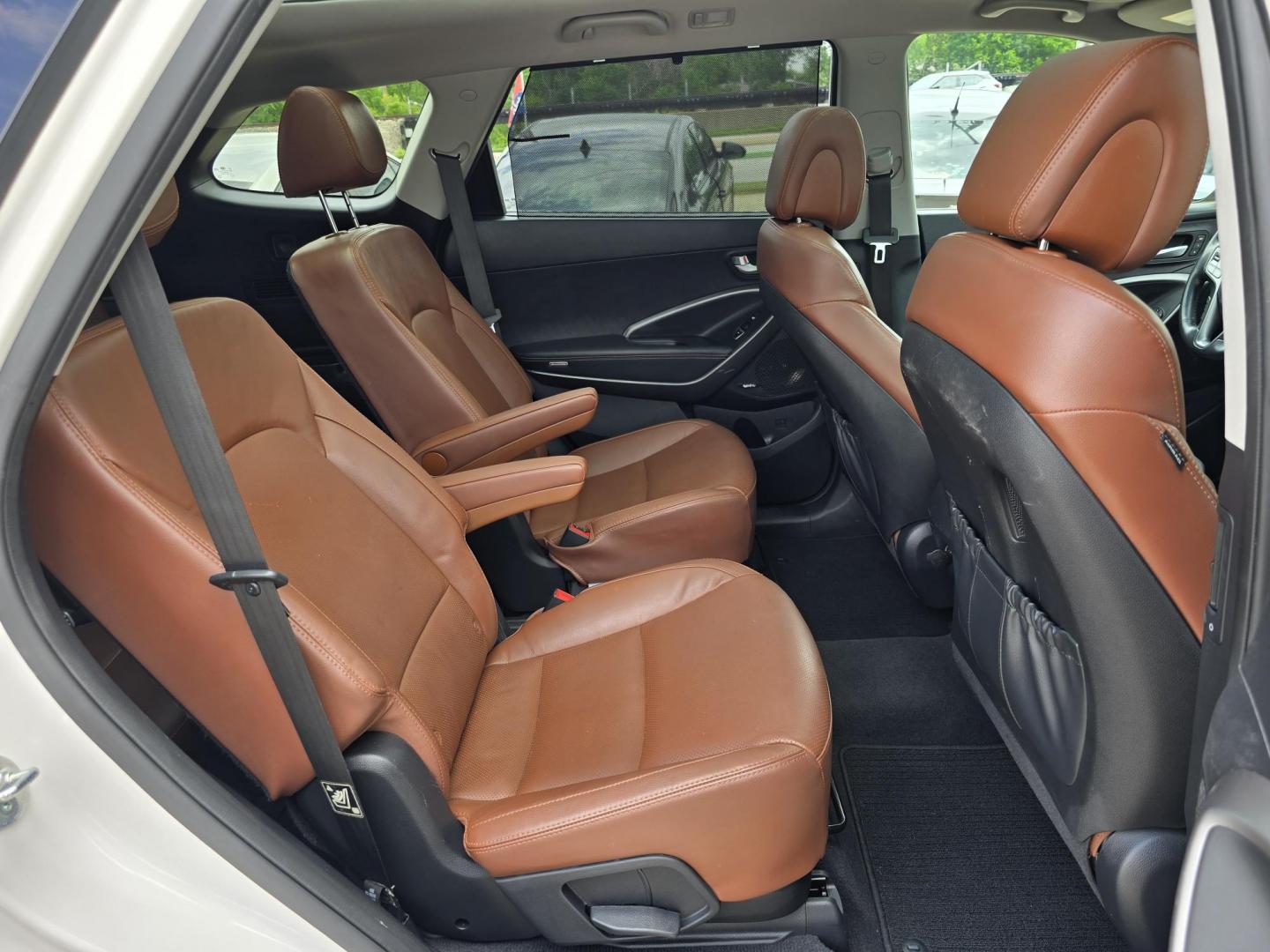 2015 DIAMOND WHITE Hyundai Santa Fe Limited (KM8SR4HF9FU) with an 3.3L V6 DOHC 24V engine, 6-Speed Automatic transmission, located at 2660 S.Garland Avenue, Garland, TX, 75041, (469) 298-3118, 32.885551, -96.655602 - Photo#23