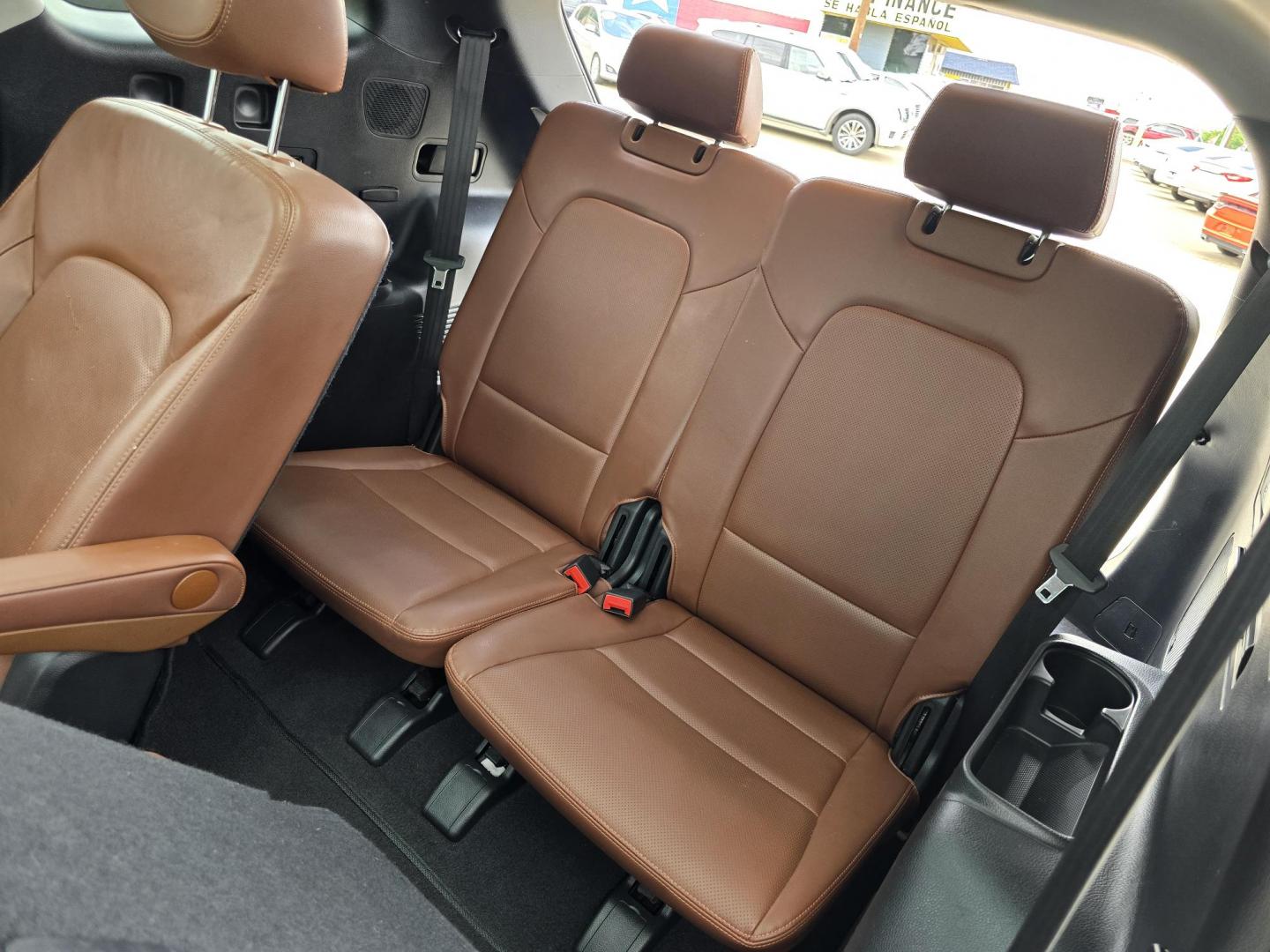 2015 DIAMOND WHITE Hyundai Santa Fe Limited (KM8SR4HF9FU) with an 3.3L V6 DOHC 24V engine, 6-Speed Automatic transmission, located at 2660 S.Garland Avenue, Garland, TX, 75041, (469) 298-3118, 32.885551, -96.655602 - Photo#21