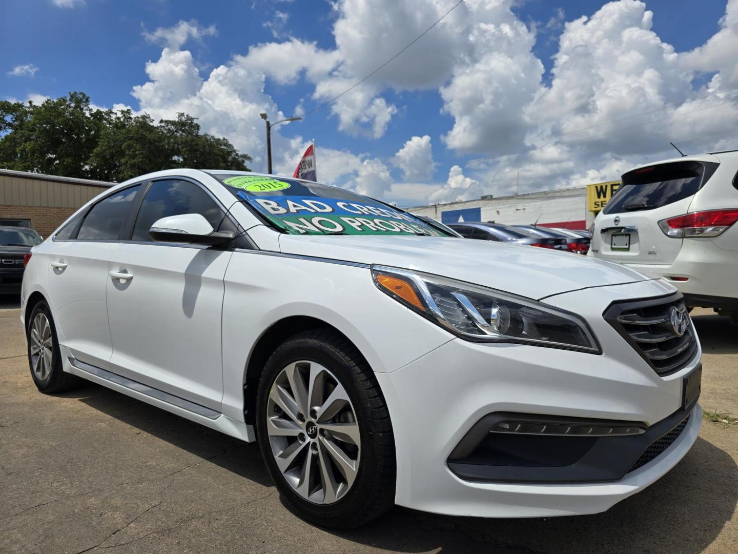 2015 DIAMOND WHITE /GRAY Hyundai Sonata Sport (5NPE34AF1FH) with an 2.4L L4 DOHC 16V engine, 6-Speed Automatic transmission, located at 2660 S.Garland Avenue, Garland, TX, 75041, (469) 298-3118, 32.885551, -96.655602 - Photo#1
