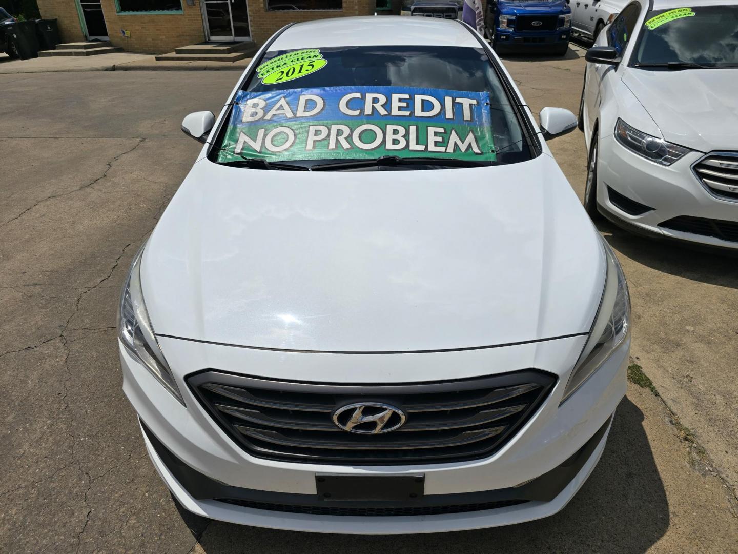 2015 DIAMOND WHITE /GRAY Hyundai Sonata Sport (5NPE34AF1FH) with an 2.4L L4 DOHC 16V engine, 6-Speed Automatic transmission, located at 2660 S.Garland Avenue, Garland, TX, 75041, (469) 298-3118, 32.885551, -96.655602 - Photo#8
