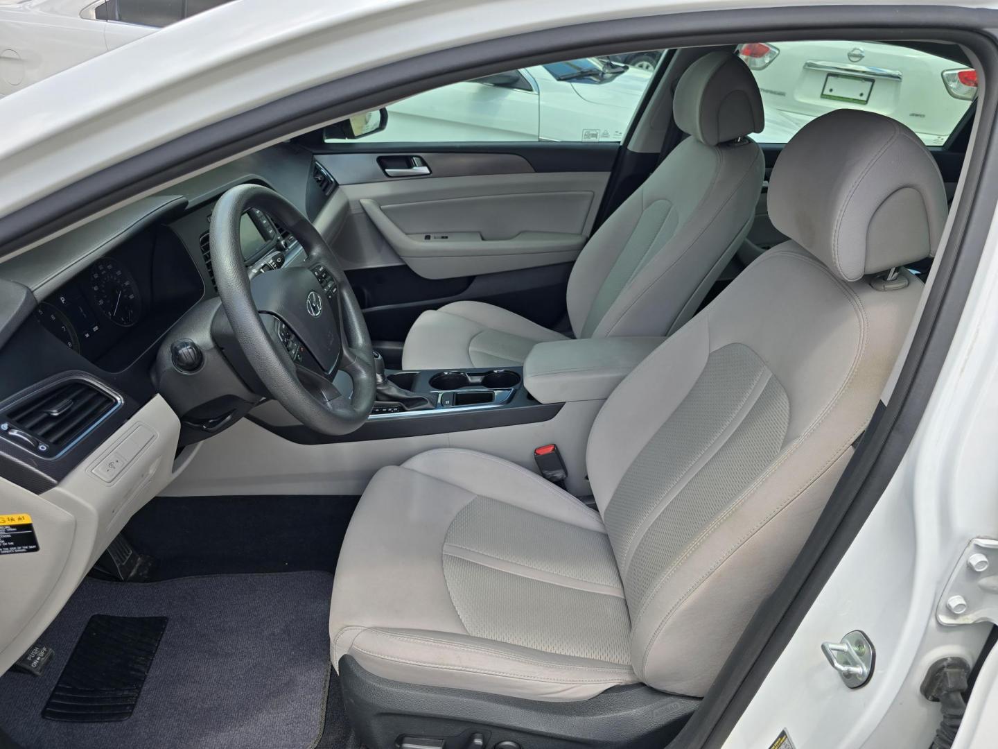 2015 DIAMOND WHITE /GRAY Hyundai Sonata Sport (5NPE34AF1FH) with an 2.4L L4 DOHC 16V engine, 6-Speed Automatic transmission, located at 2660 S.Garland Avenue, Garland, TX, 75041, (469) 298-3118, 32.885551, -96.655602 - Photo#11