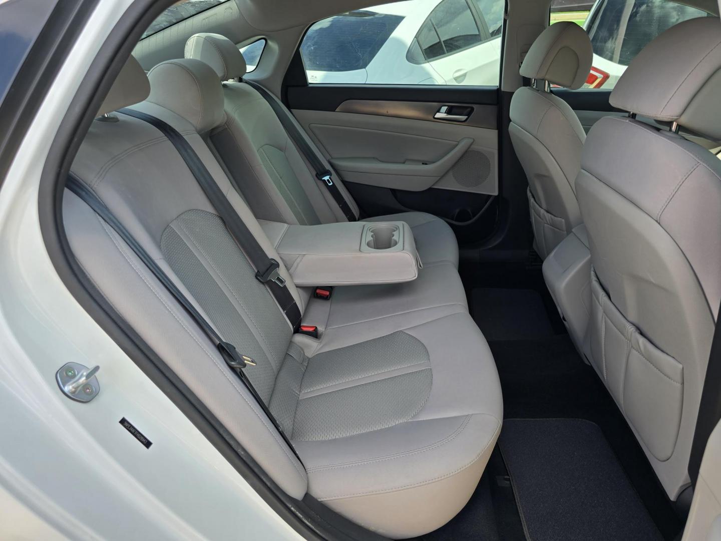 2015 DIAMOND WHITE /GRAY Hyundai Sonata Sport (5NPE34AF1FH) with an 2.4L L4 DOHC 16V engine, 6-Speed Automatic transmission, located at 2660 S.Garland Avenue, Garland, TX, 75041, (469) 298-3118, 32.885551, -96.655602 - Photo#17