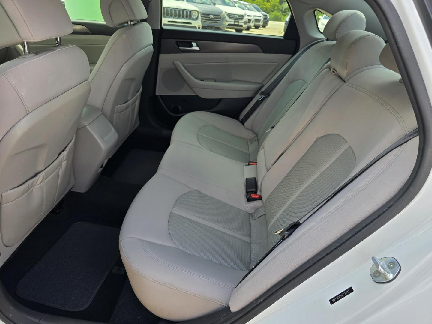 2015 DIAMOND WHITE /GRAY Hyundai Sonata Sport (5NPE34AF1FH) with an 2.4L L4 DOHC 16V engine, 6-Speed Automatic transmission, located at 2660 S.Garland Avenue, Garland, TX, 75041, (469) 298-3118, 32.885551, -96.655602 - Photo#16