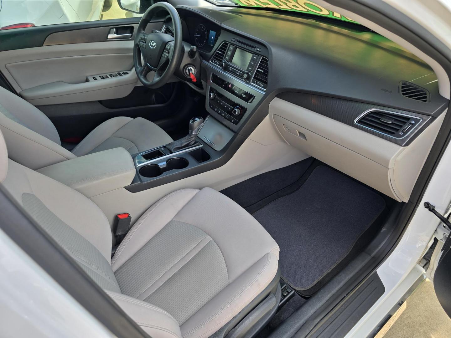 2015 DIAMOND WHITE /GRAY Hyundai Sonata Sport (5NPE34AF1FH) with an 2.4L L4 DOHC 16V engine, 6-Speed Automatic transmission, located at 2660 S.Garland Avenue, Garland, TX, 75041, (469) 298-3118, 32.885551, -96.655602 - Photo#19