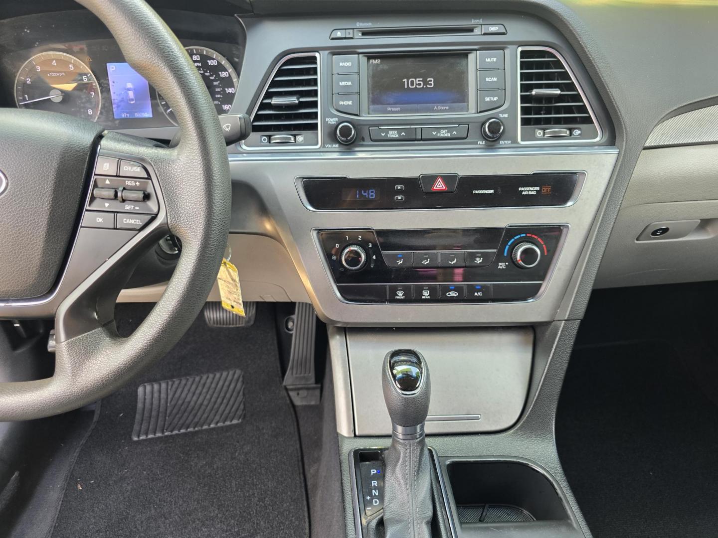 2015 RED Hyundai Sonata ECO (5NPE24AF1FH) with an 1.6L L4 DOHC 16V engine, 7-Speed Automatic transmission, located at 2660 S.Garland Avenue, Garland, TX, 75041, (469) 298-3118, 32.885551, -96.655602 - Photo#13