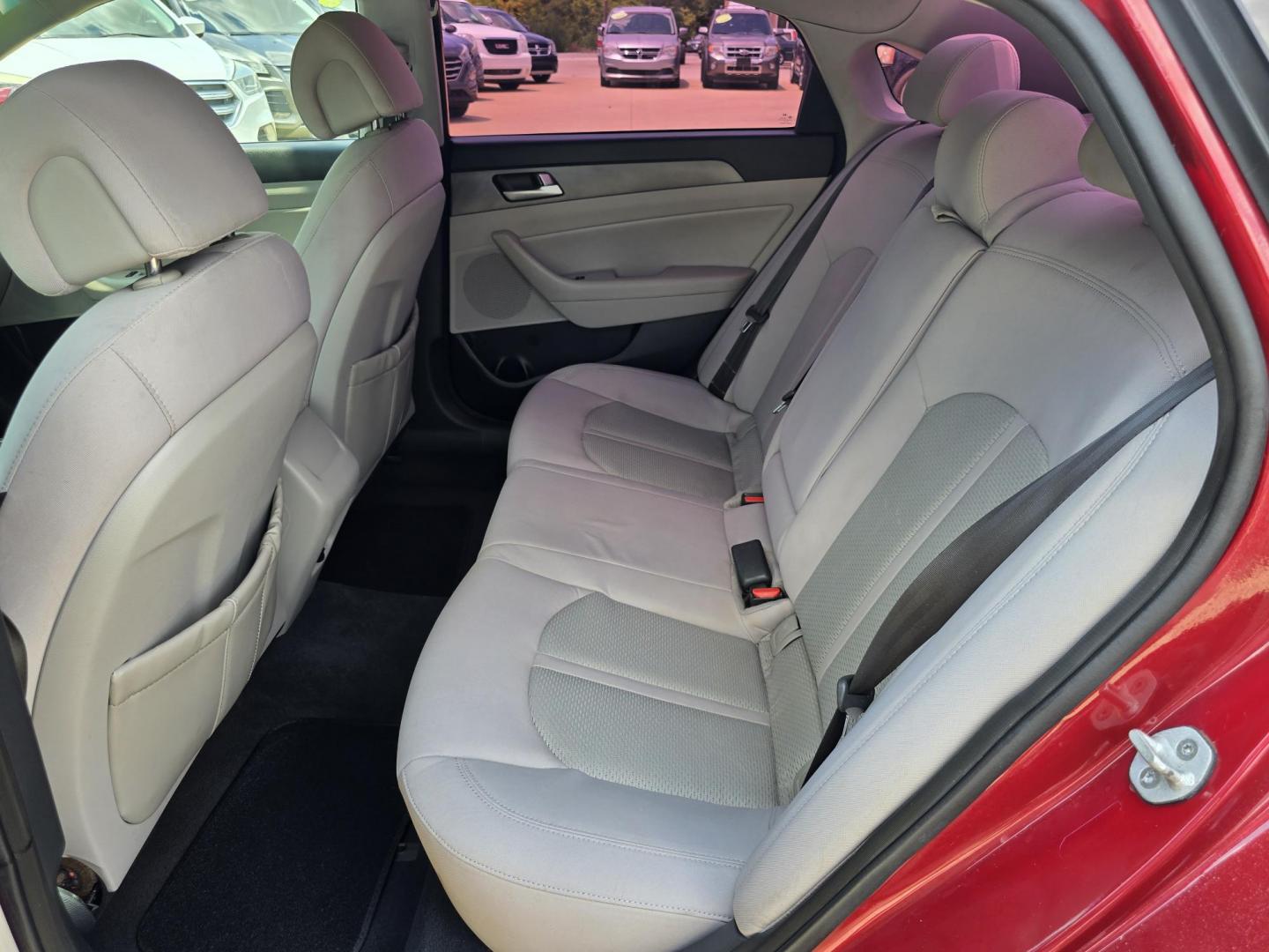 2015 RED Hyundai Sonata ECO (5NPE24AF1FH) with an 1.6L L4 DOHC 16V engine, 7-Speed Automatic transmission, located at 2660 S.Garland Avenue, Garland, TX, 75041, (469) 298-3118, 32.885551, -96.655602 - Photo#15