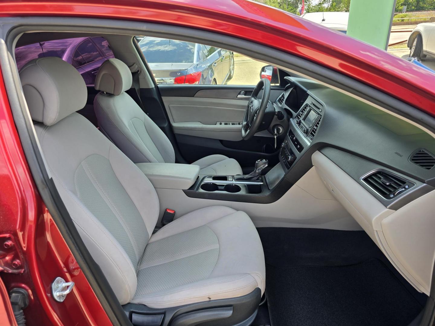 2015 RED Hyundai Sonata ECO (5NPE24AF1FH) with an 1.6L L4 DOHC 16V engine, 7-Speed Automatic transmission, located at 2660 S.Garland Avenue, Garland, TX, 75041, (469) 298-3118, 32.885551, -96.655602 - Photo#16