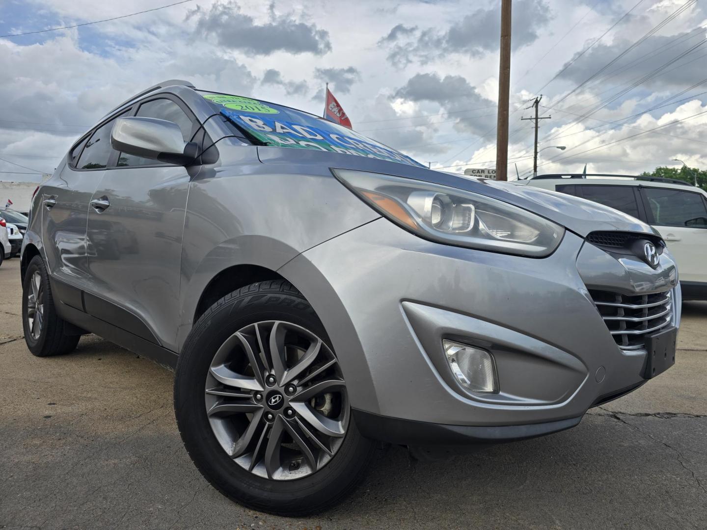 2015 GRAY Hyundai Tucson GLS (KM8JU3AG9FU) with an 2.4L L4 DOHC 16V engine, 6-Speed Automatic transmission, located at 2660 S.Garland Avenue, Garland, TX, 75041, (469) 298-3118, 32.885551, -96.655602 - Photo#0