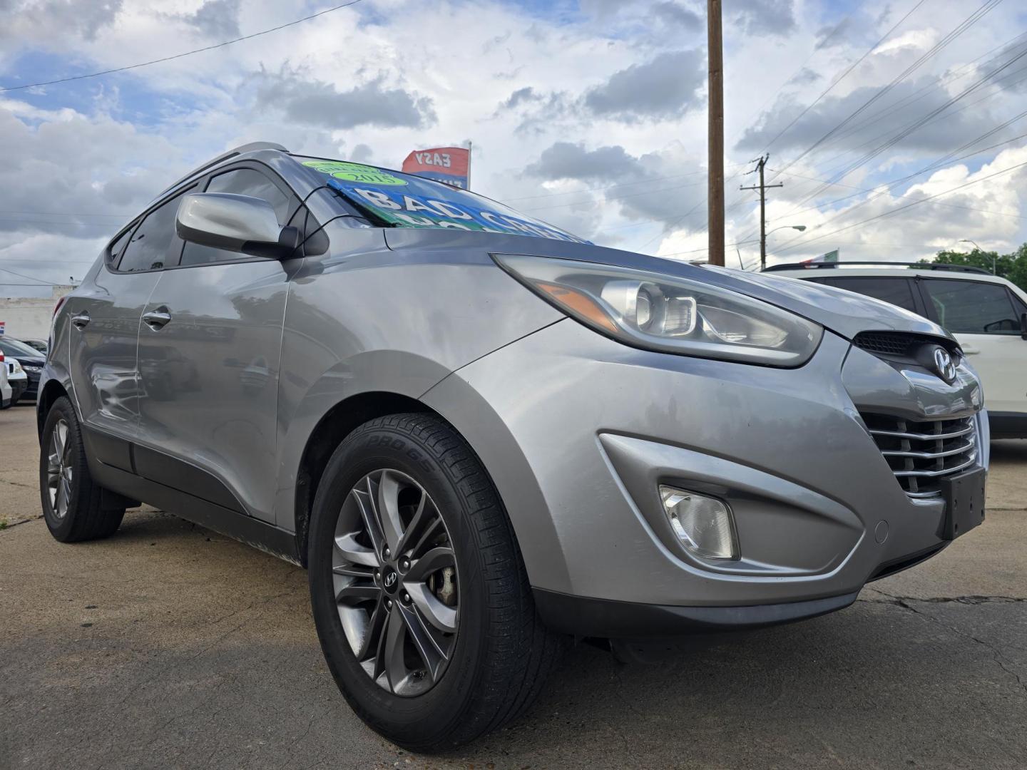 2015 GRAY Hyundai Tucson GLS (KM8JU3AG9FU) with an 2.4L L4 DOHC 16V engine, 6-Speed Automatic transmission, located at 2660 S.Garland Avenue, Garland, TX, 75041, (469) 298-3118, 32.885551, -96.655602 - Photo#1