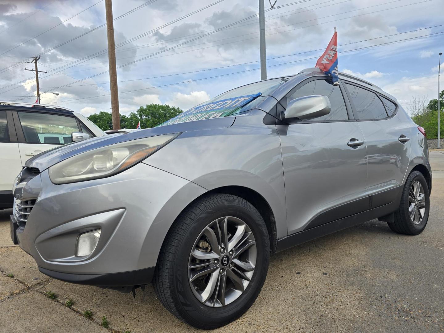 2015 GRAY Hyundai Tucson GLS (KM8JU3AG9FU) with an 2.4L L4 DOHC 16V engine, 6-Speed Automatic transmission, located at 2660 S.Garland Avenue, Garland, TX, 75041, (469) 298-3118, 32.885551, -96.655602 - Photo#7