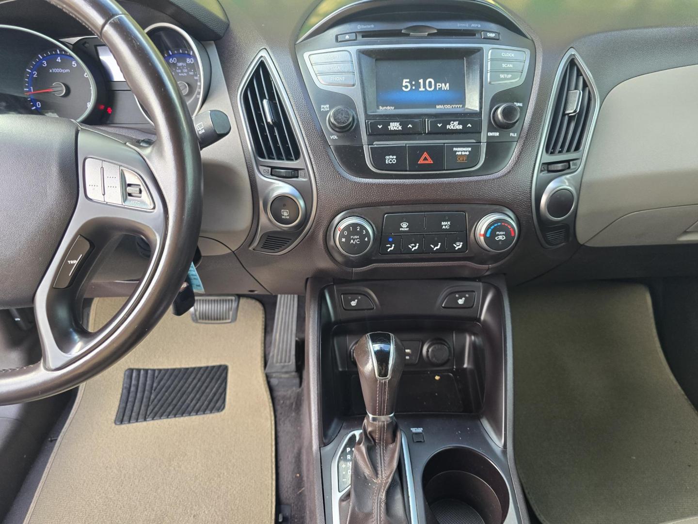 2015 GRAY Hyundai Tucson GLS (KM8JU3AG9FU) with an 2.4L L4 DOHC 16V engine, 6-Speed Automatic transmission, located at 2660 S.Garland Avenue, Garland, TX, 75041, (469) 298-3118, 32.885551, -96.655602 - Photo#13