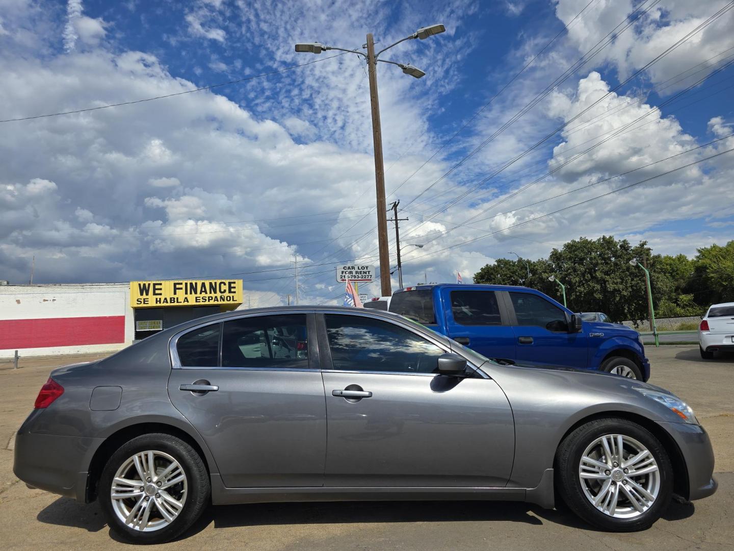 2015 Infiniti Q40 (JN1CV6AR0FM) with an 3.7L V6 DOHC 24V engine, 7-Speed Automatic transmission, located at 2660 S.Garland Avenue, Garland, TX, 75041, (469) 298-3118, 32.885551, -96.655602 - Welcome to DallasAutos4Less, one of the Premier BUY HERE PAY HERE Dealers in the North Dallas Area. We specialize in financing to people with NO CREDIT or BAD CREDIT. We need proof of income, proof of residence, and a ID. Come buy your new car from us today!! This is a 2015 INFINITI Q40 AWD SEDAN - Photo#2
