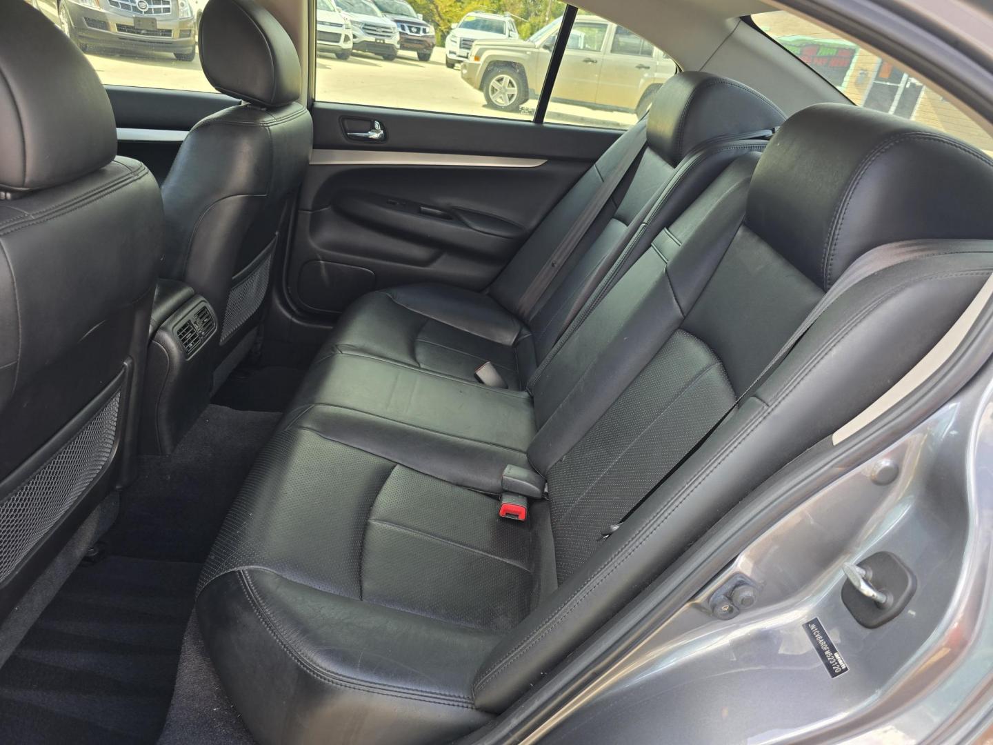 2015 Infiniti Q40 (JN1CV6AR0FM) with an 3.7L V6 DOHC 24V engine, 7-Speed Automatic transmission, located at 2660 S.Garland Avenue, Garland, TX, 75041, (469) 298-3118, 32.885551, -96.655602 - Welcome to DallasAutos4Less, one of the Premier BUY HERE PAY HERE Dealers in the North Dallas Area. We specialize in financing to people with NO CREDIT or BAD CREDIT. We need proof of income, proof of residence, and a ID. Come buy your new car from us today!! This is a 2015 INFINITI Q40 AWD SEDAN - Photo#20