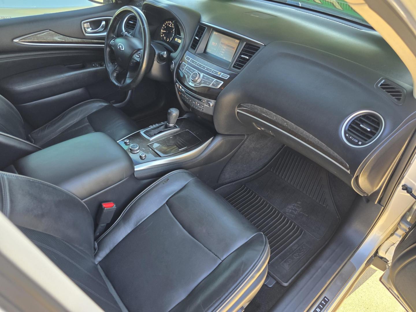 2015 SILVER Infiniti QX60 (5N1AL0MM6FC) with an 3.5L V6 DOHC 24V engine, Continuously Variable Transmission transmission, located at 2660 S.Garland Avenue, Garland, TX, 75041, (469) 298-3118, 32.885551, -96.655602 - Photo#22