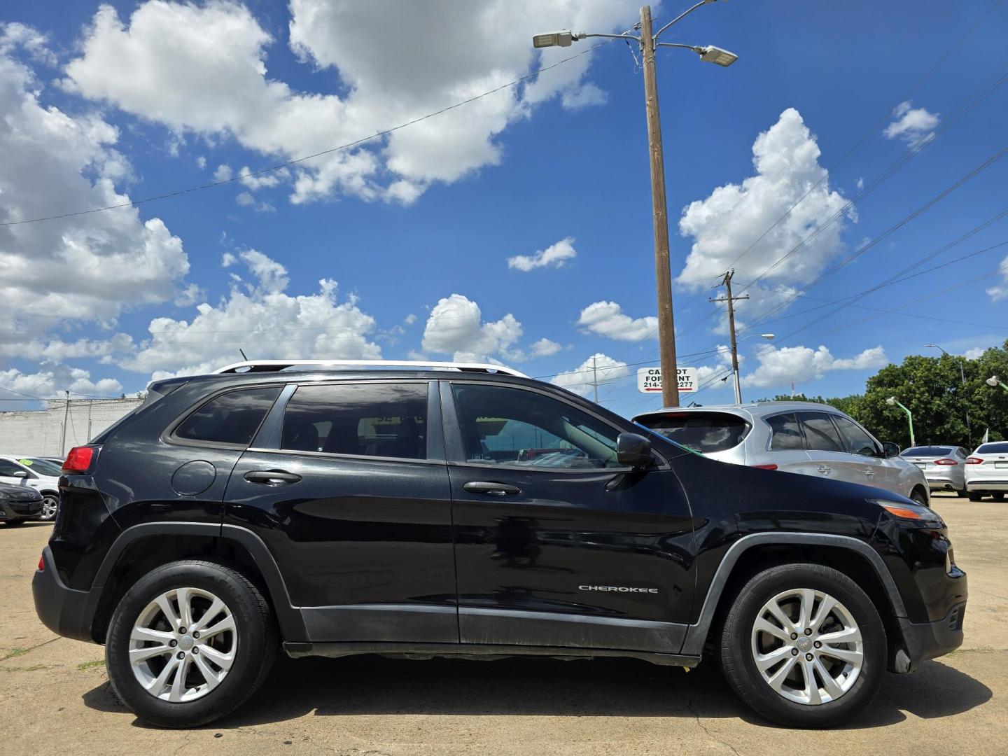 2015 BLUE Jeep Cherokee Sport (1C4PJLABXFW) with an 2.4L L4 DOHC 16V engine, 9-Speed Automatic transmission, located at 2660 S.Garland Avenue, Garland, TX, 75041, (469) 298-3118, 32.885551, -96.655602 - Photo#2