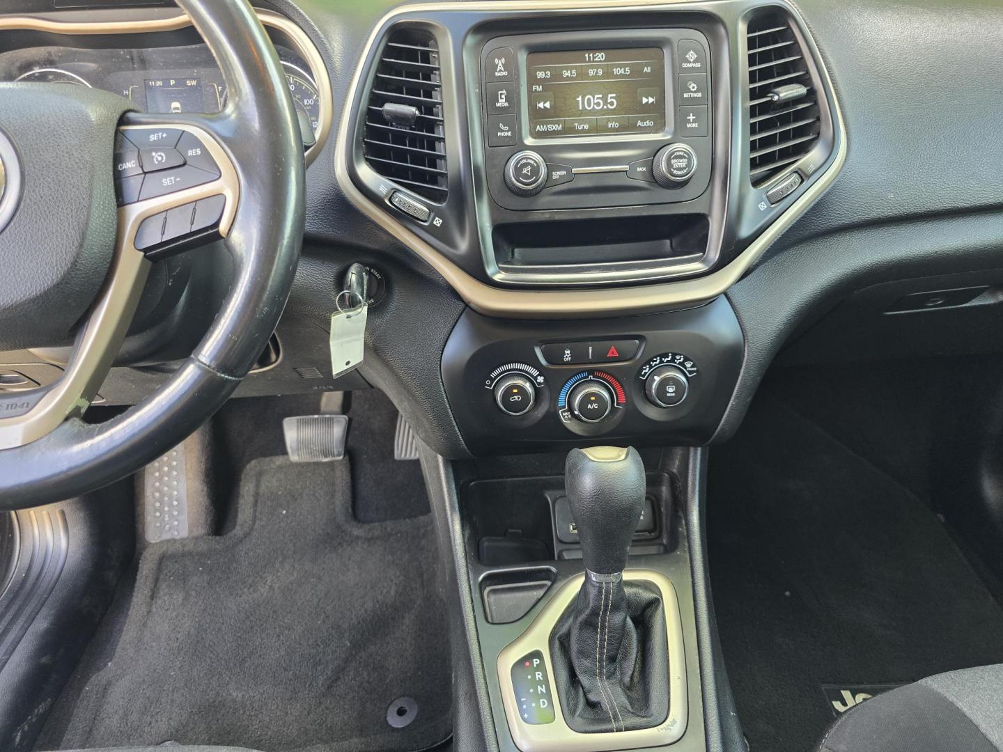 2015 BLUE Jeep Cherokee Sport (1C4PJLABXFW) with an 2.4L L4 DOHC 16V engine, 9-Speed Automatic transmission, located at 2660 S.Garland Avenue, Garland, TX, 75041, (469) 298-3118, 32.885551, -96.655602 - Photo#13