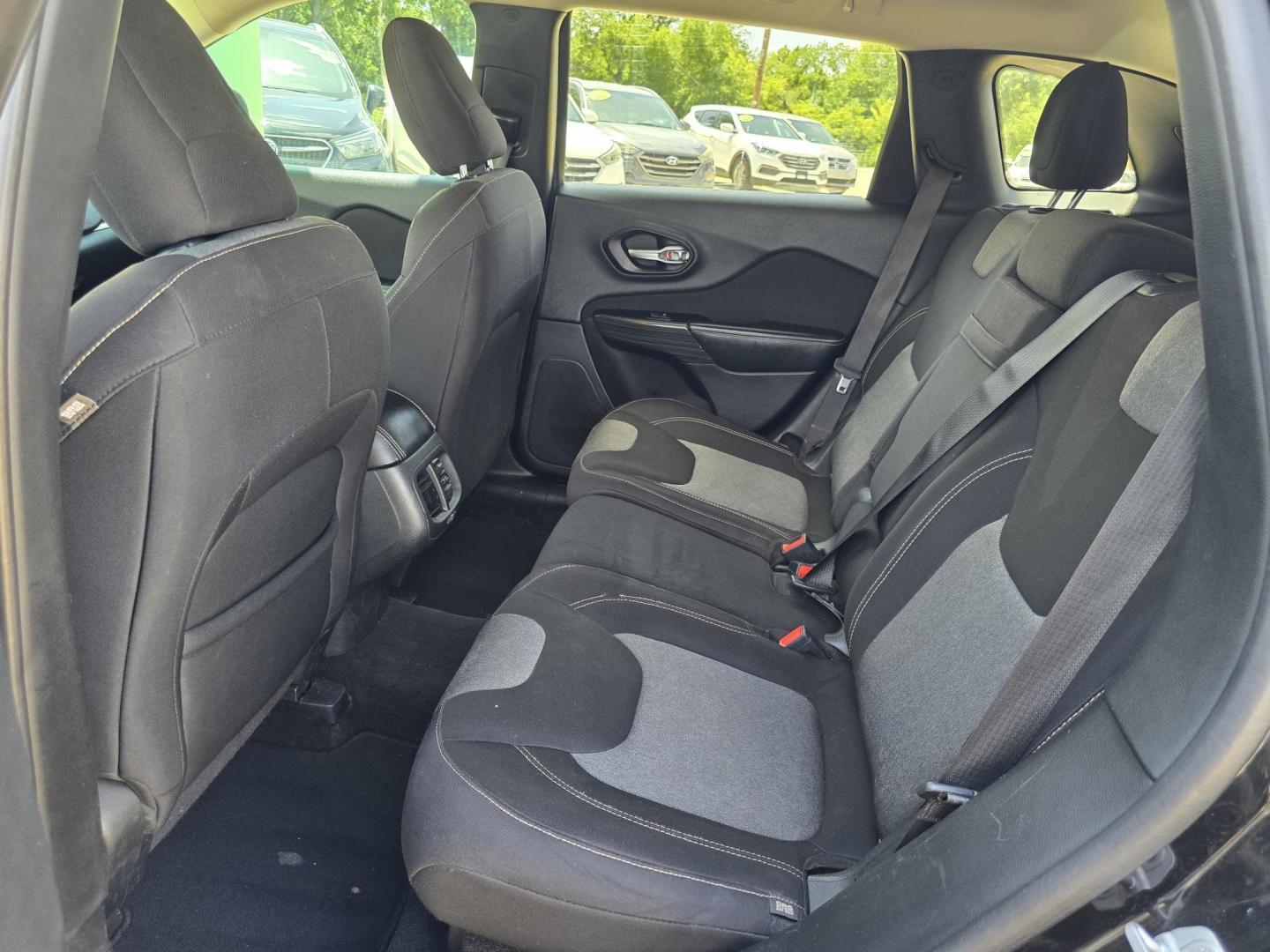 2015 BLUE Jeep Cherokee Sport (1C4PJLABXFW) with an 2.4L L4 DOHC 16V engine, 9-Speed Automatic transmission, located at 2660 S.Garland Avenue, Garland, TX, 75041, (469) 298-3118, 32.885551, -96.655602 - Photo#15