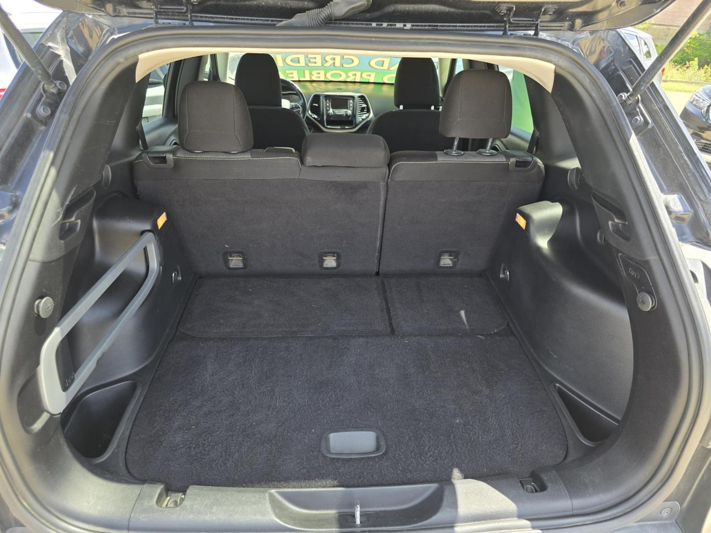 2015 BLUE Jeep Cherokee Sport (1C4PJLABXFW) with an 2.4L L4 DOHC 16V engine, 9-Speed Automatic transmission, located at 2660 S.Garland Avenue, Garland, TX, 75041, (469) 298-3118, 32.885551, -96.655602 - Photo#16