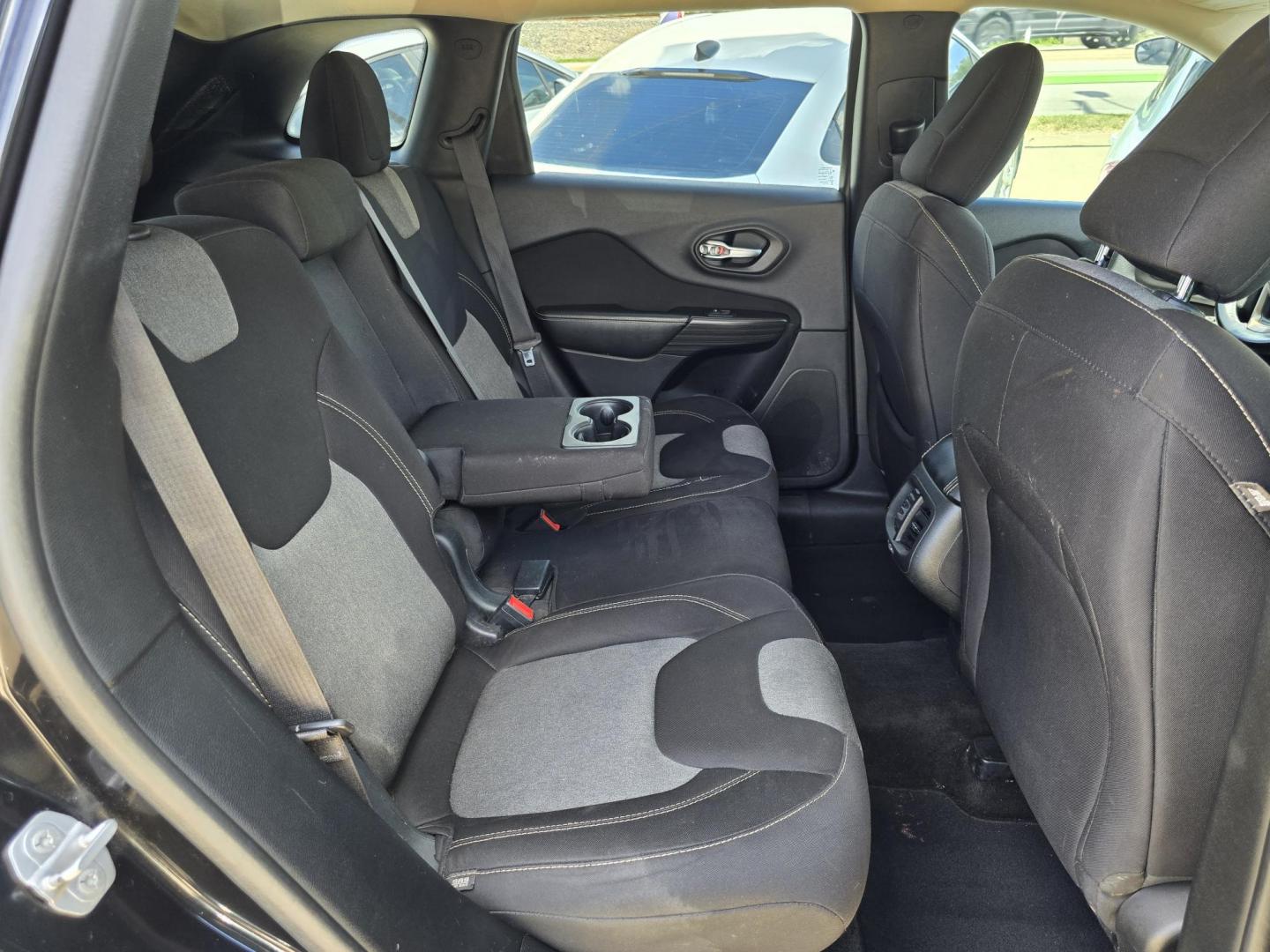 2015 BLUE Jeep Cherokee Sport (1C4PJLABXFW) with an 2.4L L4 DOHC 16V engine, 9-Speed Automatic transmission, located at 2660 S.Garland Avenue, Garland, TX, 75041, (469) 298-3118, 32.885551, -96.655602 - Photo#17