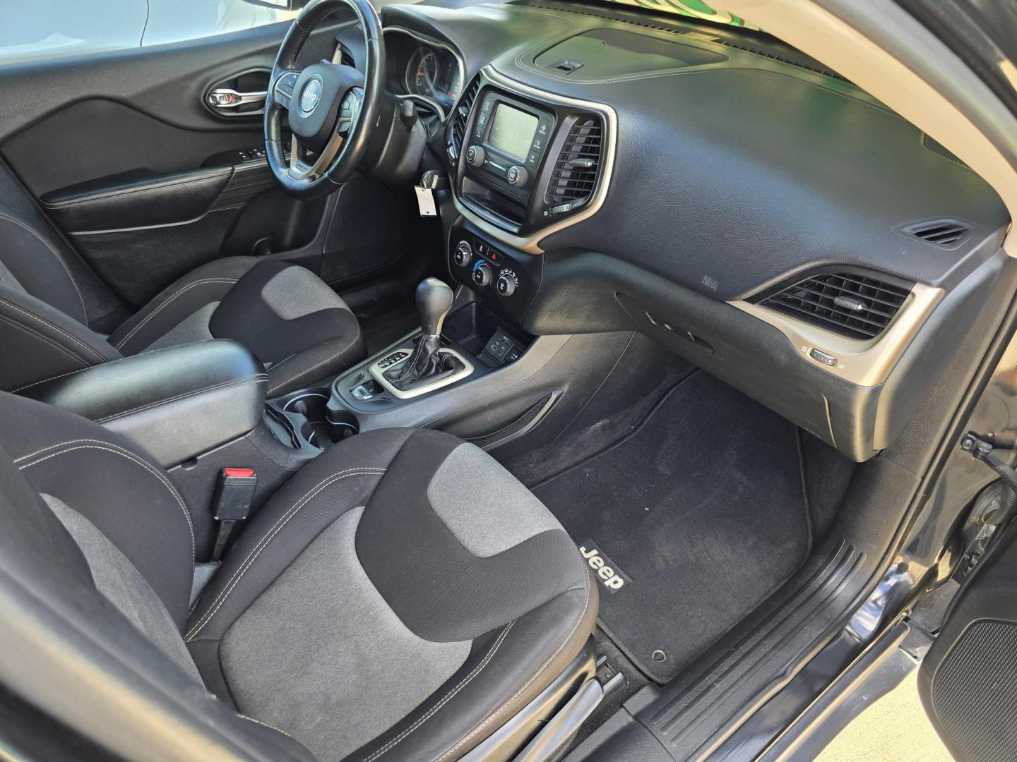 2015 BLUE Jeep Cherokee Sport (1C4PJLABXFW) with an 2.4L L4 DOHC 16V engine, 9-Speed Automatic transmission, located at 2660 S.Garland Avenue, Garland, TX, 75041, (469) 298-3118, 32.885551, -96.655602 - Photo#19