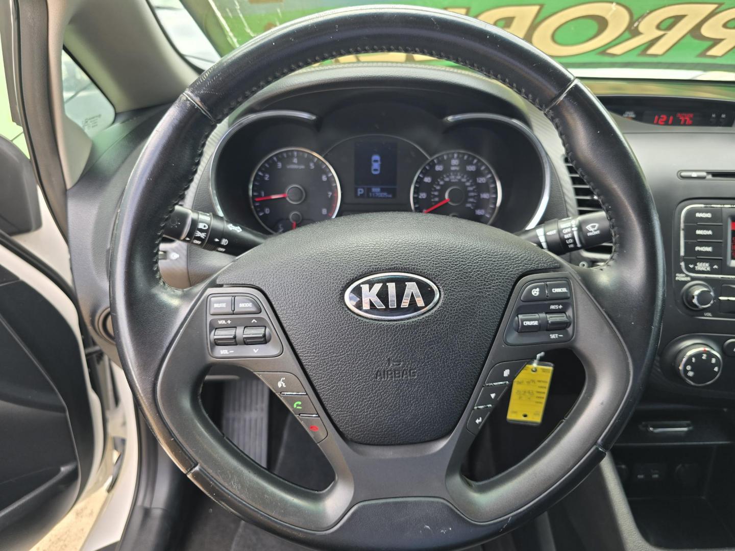 2015 DIAMOND WHITE Kia Forte EX (KNAFX4A86F5) with an 2.0L L4 DOHC 16V engine, 6-Speed Automatic transmission, located at 2660 S.Garland Avenue, Garland, TX, 75041, (469) 298-3118, 32.885551, -96.655602 - Photo#12