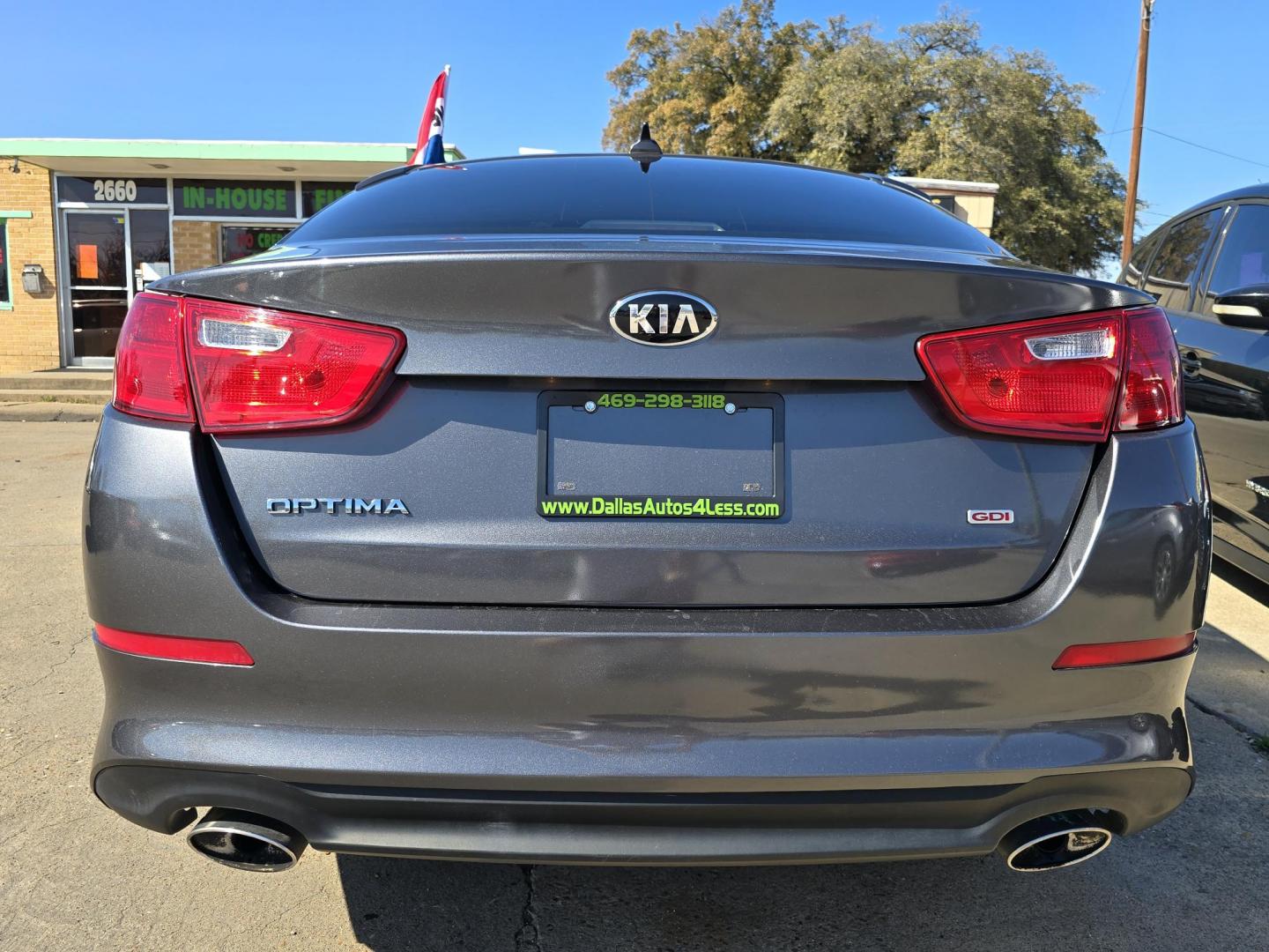 2015 DARK GRAY Kia Optima EX (KNAGM4A72F5) with an 2.4L L4 DOHC 16V engine, 6-Speed Automatic transmission, located at 2660 S.Garland Avenue, Garland, TX, 75041, (469) 298-3118, 32.885551, -96.655602 - Welcome to DallasAutos4Less, one of the Premier BUY HERE PAY HERE Dealers in the North Dallas Area. We specialize in financing to people with NO CREDIT or BAD CREDIT. We need proof of income, proof of residence, and a ID. Come buy your new car from us today!! This is a Very clean 2015 KIA OPTIMA - Photo#4
