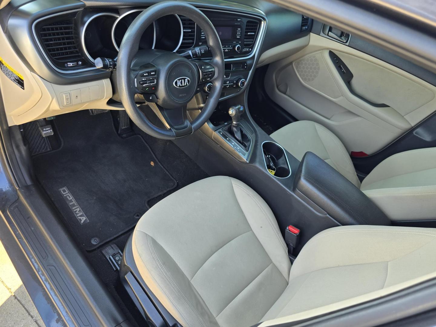 2015 DARK GRAY Kia Optima EX (KNAGM4A72F5) with an 2.4L L4 DOHC 16V engine, 6-Speed Automatic transmission, located at 2660 S.Garland Avenue, Garland, TX, 75041, (469) 298-3118, 32.885551, -96.655602 - Welcome to DallasAutos4Less, one of the Premier BUY HERE PAY HERE Dealers in the North Dallas Area. We specialize in financing to people with NO CREDIT or BAD CREDIT. We need proof of income, proof of residence, and a ID. Come buy your new car from us today!! This is a Very clean 2015 KIA OPTIMA - Photo#10