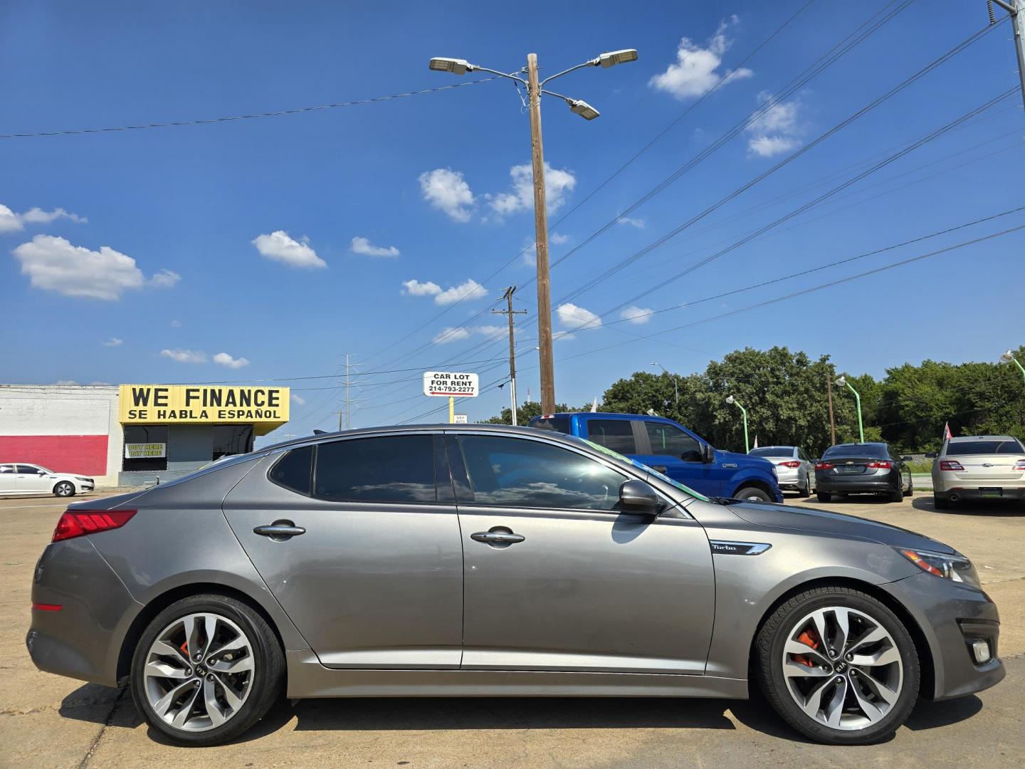 2015 GRAY Kia Optima SX Turbo (5XXGR4A65FG) with an 2.0L L4 DOHC 16V TURBO engine, 6-Speed Automatic transmission, located at 2660 S.Garland Avenue, Garland, TX, 75041, (469) 298-3118, 32.885551, -96.655602 - Photo#2
