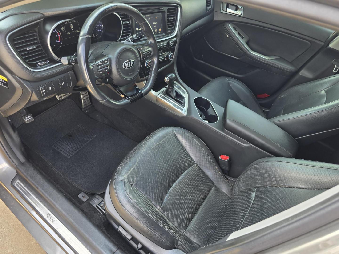 2015 GRAY Kia Optima SX Turbo (5XXGR4A65FG) with an 2.0L L4 DOHC 16V TURBO engine, 6-Speed Automatic transmission, located at 2660 S.Garland Avenue, Garland, TX, 75041, (469) 298-3118, 32.885551, -96.655602 - Photo#12