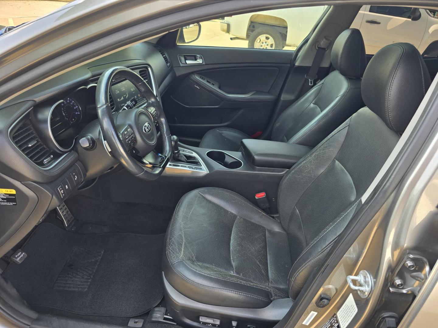 2015 GRAY Kia Optima SX Turbo (5XXGR4A65FG) with an 2.0L L4 DOHC 16V TURBO engine, 6-Speed Automatic transmission, located at 2660 S.Garland Avenue, Garland, TX, 75041, (469) 298-3118, 32.885551, -96.655602 - Photo#13