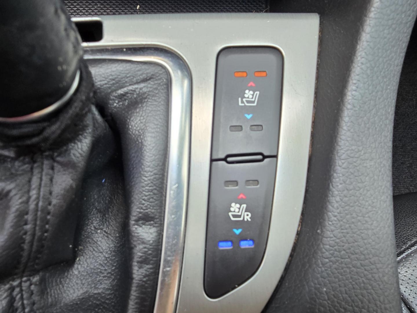 2015 GRAY Kia Optima SX Turbo (5XXGR4A65FG) with an 2.0L L4 DOHC 16V TURBO engine, 6-Speed Automatic transmission, located at 2660 S.Garland Avenue, Garland, TX, 75041, (469) 298-3118, 32.885551, -96.655602 - Photo#18