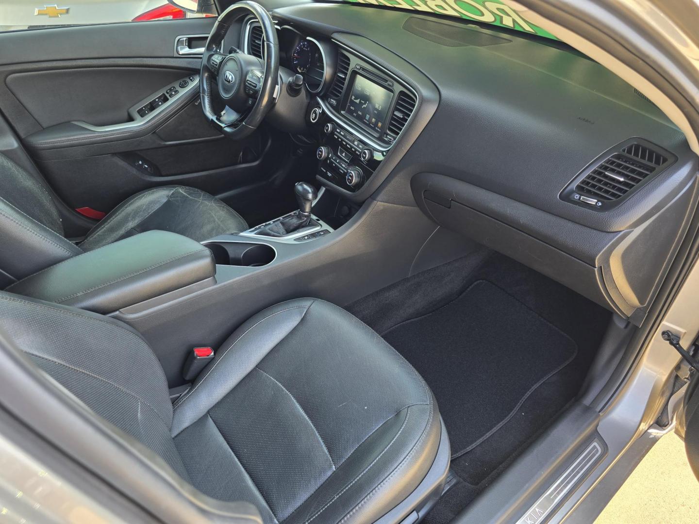 2015 GRAY Kia Optima SX Turbo (5XXGR4A65FG) with an 2.0L L4 DOHC 16V TURBO engine, 6-Speed Automatic transmission, located at 2660 S.Garland Avenue, Garland, TX, 75041, (469) 298-3118, 32.885551, -96.655602 - Photo#23