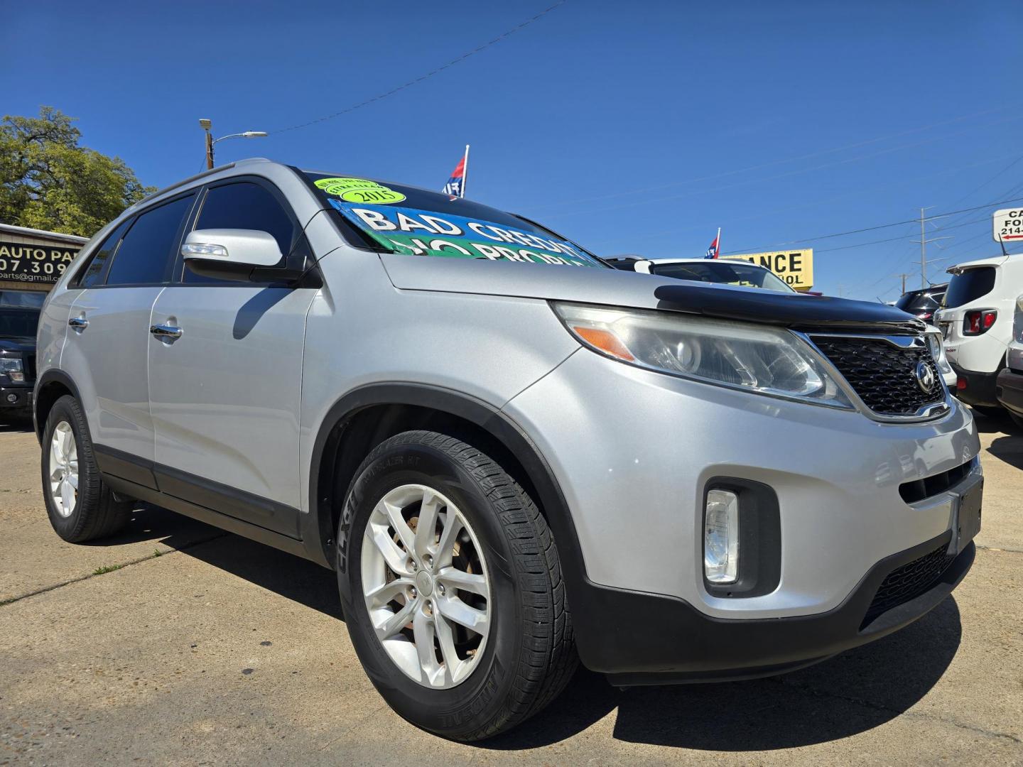 2015 SILVER Kia Sorento LX (5XYKT4A67FG) with an 2.4L L4 DOHC 16V engine, 6-Speed Automatic transmission, located at 2660 S.Garland Avenue, Garland, TX, 75041, (469) 298-3118, 32.885551, -96.655602 - BRAND NEW ENGINE FROM KIA! 3YR KIA WARRANTY! - Photo#1