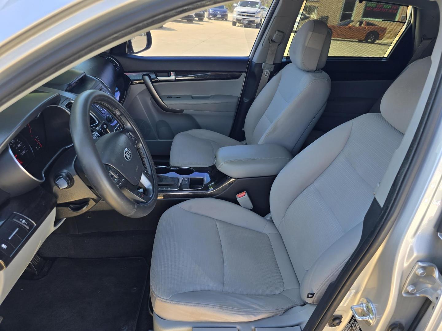 2015 SILVER Kia Sorento LX (5XYKT4A67FG) with an 2.4L L4 DOHC 16V engine, 6-Speed Automatic transmission, located at 2660 S.Garland Avenue, Garland, TX, 75041, (469) 298-3118, 32.885551, -96.655602 - BRAND NEW ENGINE FROM KIA! 3YR KIA WARRANTY! - Photo#11