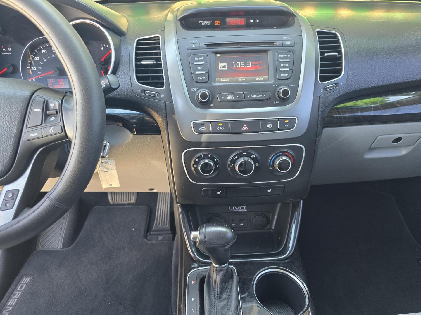 2015 SILVER Kia Sorento LX (5XYKT4A67FG) with an 2.4L L4 DOHC 16V engine, 6-Speed Automatic transmission, located at 2660 S.Garland Avenue, Garland, TX, 75041, (469) 298-3118, 32.885551, -96.655602 - BRAND NEW ENGINE FROM KIA! 3YR KIA WARRANTY! - Photo#13