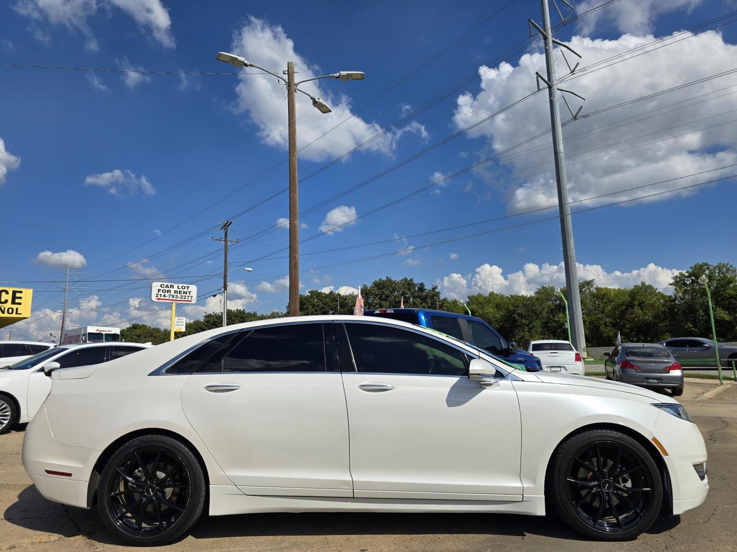 2015 DIAMOND WHITE Lincoln MKZ Hybrid Sedan (3LN6L2LU8FR) with an 2.0L L4 DOHC 16V HYBRID engine, Continuously Variable Transmission transmission, located at 2660 S.Garland Avenue, Garland, TX, 75041, (469) 298-3118, 32.885551, -96.655602 - Photo#2