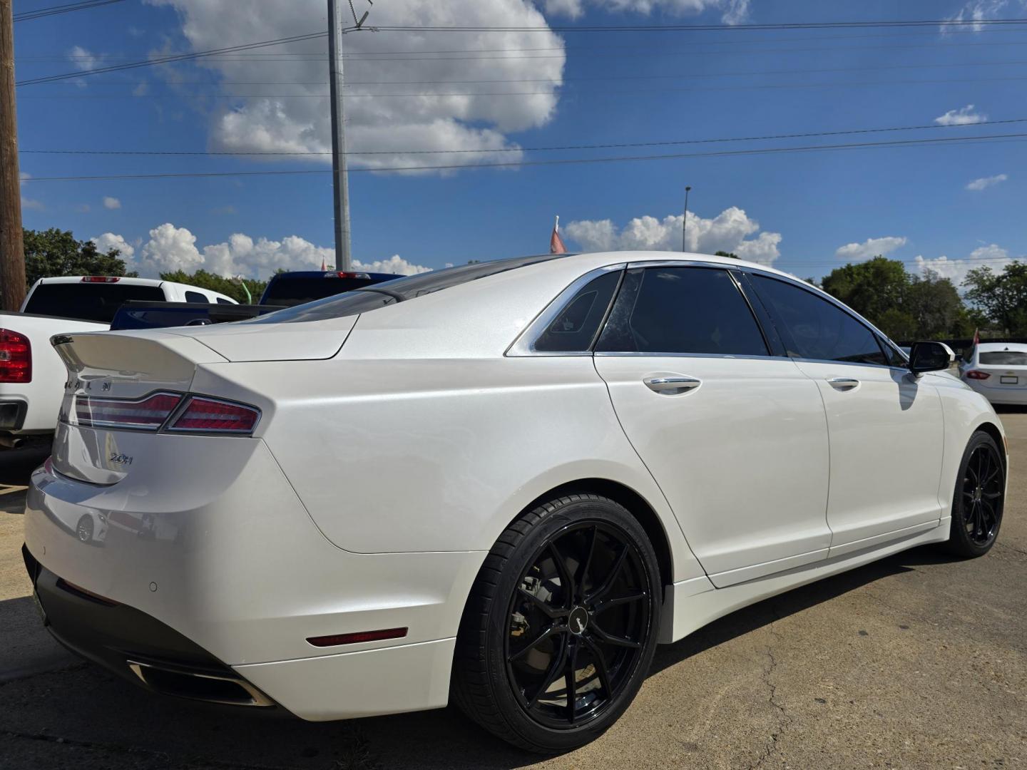 2015 DIAMOND WHITE Lincoln MKZ Hybrid Sedan (3LN6L2LU8FR) with an 2.0L L4 DOHC 16V HYBRID engine, Continuously Variable Transmission transmission, located at 2660 S.Garland Avenue, Garland, TX, 75041, (469) 298-3118, 32.885551, -96.655602 - Photo#3