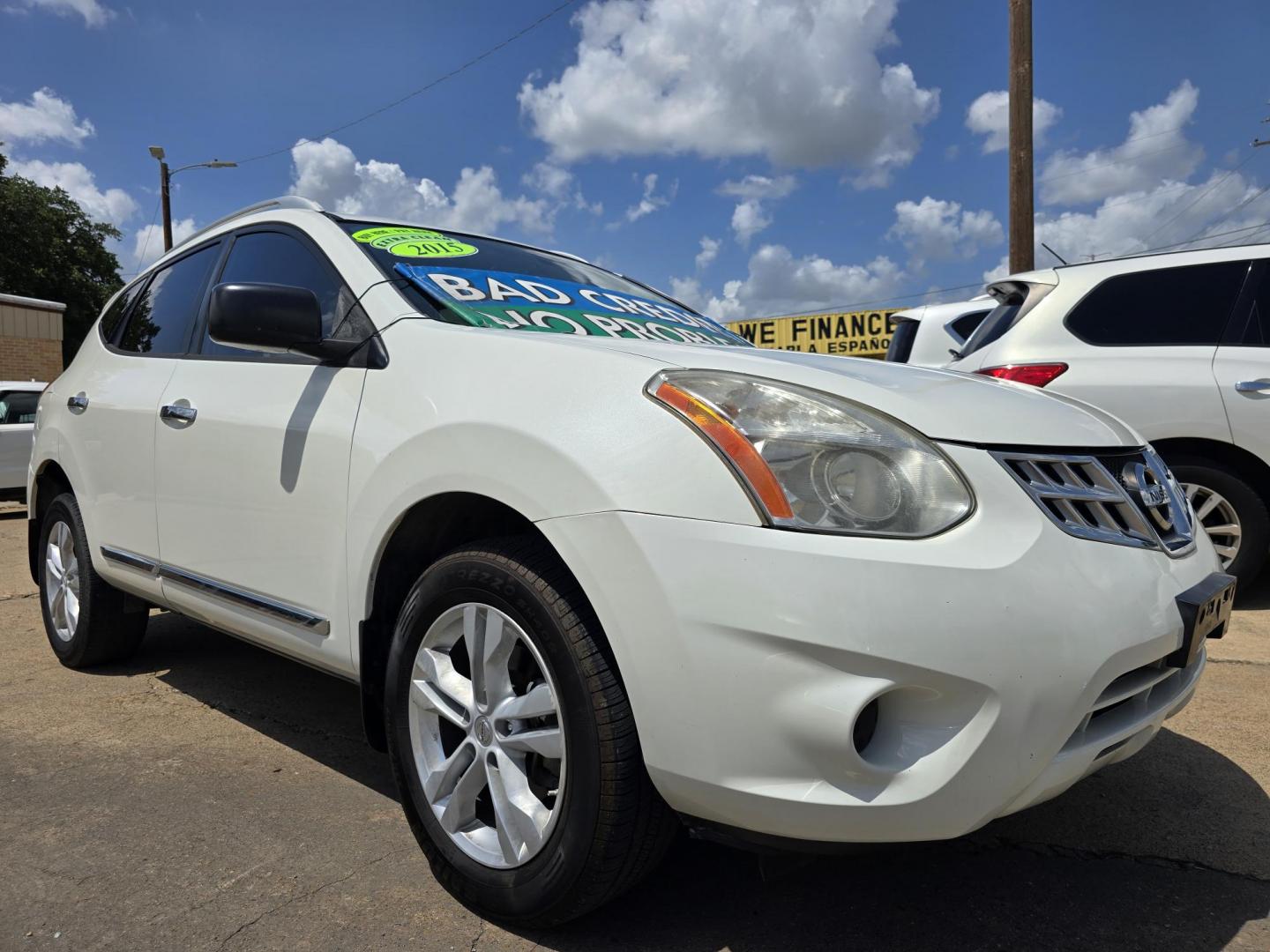 2015 DIAMOND WHITE Nissan Rogue Select Select S (JN8AS5MT3FW) with an 2.5L L4 DOHC 16V engine, Continuously Variable Transmission transmission, located at 2660 S.Garland Avenue, Garland, TX, 75041, (469) 298-3118, 32.885551, -96.655602 - Photo#1