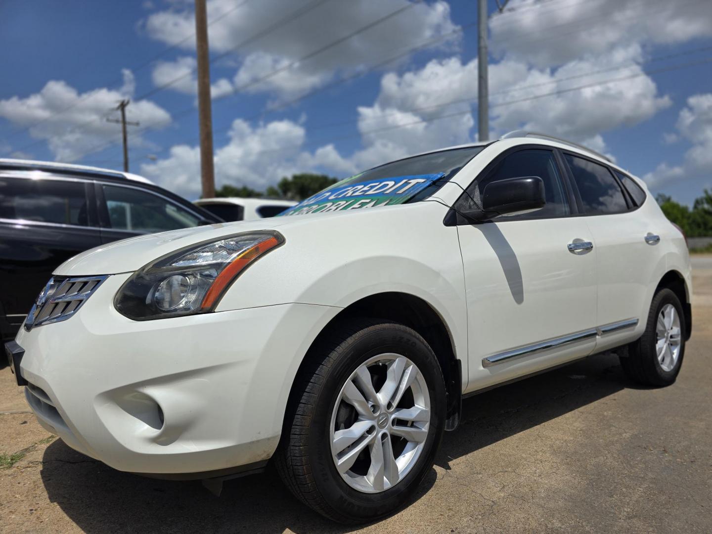 2015 DIAMOND WHITE Nissan Rogue Select Select S (JN8AS5MT3FW) with an 2.5L L4 DOHC 16V engine, Continuously Variable Transmission transmission, located at 2660 S.Garland Avenue, Garland, TX, 75041, (469) 298-3118, 32.885551, -96.655602 - Photo#7