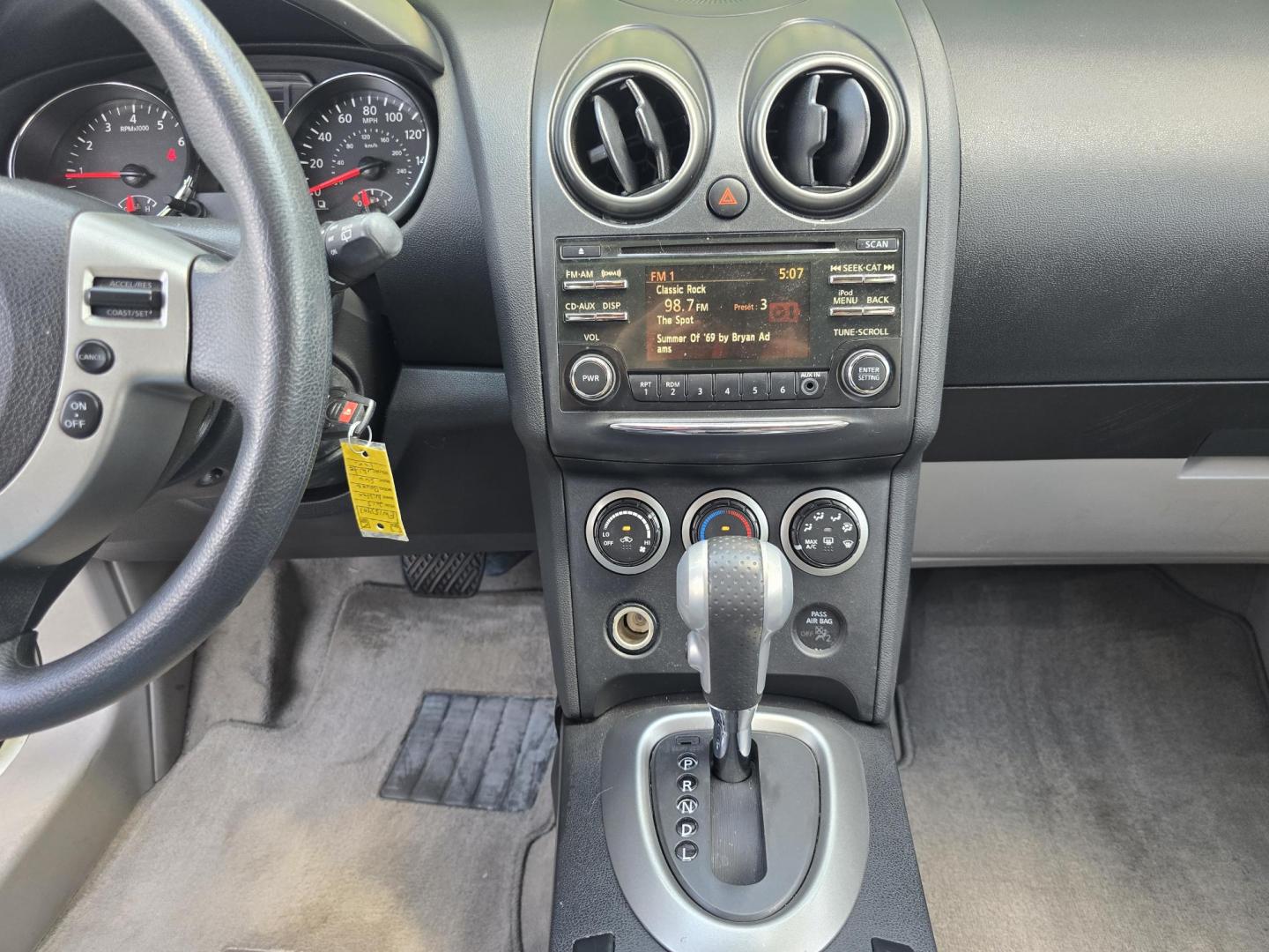 2015 DIAMOND WHITE Nissan Rogue Select Select S (JN8AS5MT3FW) with an 2.5L L4 DOHC 16V engine, Continuously Variable Transmission transmission, located at 2660 S.Garland Avenue, Garland, TX, 75041, (469) 298-3118, 32.885551, -96.655602 - Photo#13