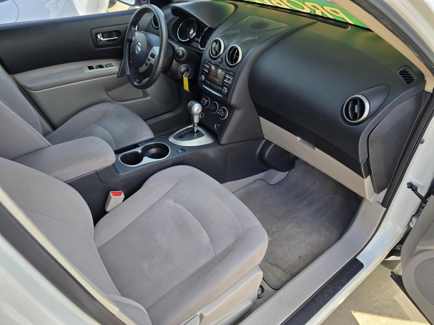2015 DIAMOND WHITE Nissan Rogue Select Select S (JN8AS5MT3FW) with an 2.5L L4 DOHC 16V engine, Continuously Variable Transmission transmission, located at 2660 S.Garland Avenue, Garland, TX, 75041, (469) 298-3118, 32.885551, -96.655602 - Photo#19