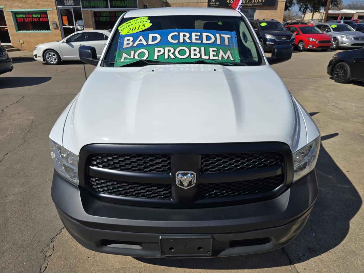 2015 WHITE RAM 1500 Tradesman Quad Cab (1C6RR6FT4FS) with an 5.7L V8 OHV 16V engine, 6-Speed Automatic transmission, located at 2660 S.Garland Avenue, Garland, TX, 75041, (469) 298-3118, 32.885551, -96.655602 - Photo#10