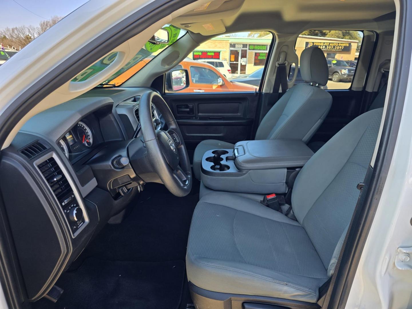 2015 WHITE RAM 1500 Tradesman Quad Cab (1C6RR6FT4FS) with an 5.7L V8 OHV 16V engine, 6-Speed Automatic transmission, located at 2660 S.Garland Avenue, Garland, TX, 75041, (469) 298-3118, 32.885551, -96.655602 - Photo#12