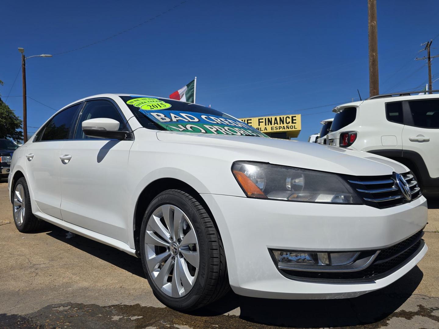 2015 WHITE Volkswagen Passat SE (1VWBT7A30FC) , 6-Speed Automatic transmission, located at 2660 S.Garland Avenue, Garland, TX, 75041, (469) 298-3118, 32.885551, -96.655602 - Photo#1