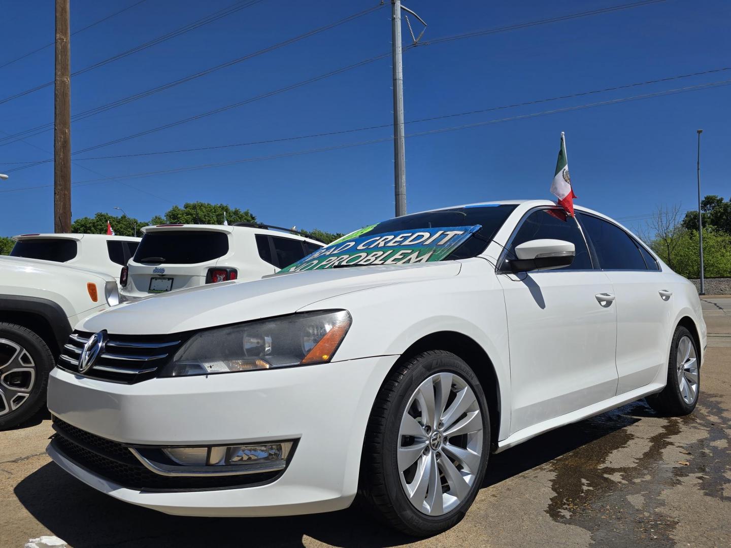 2015 WHITE Volkswagen Passat SE (1VWBT7A30FC) , 6-Speed Automatic transmission, located at 2660 S.Garland Avenue, Garland, TX, 75041, (469) 298-3118, 32.885551, -96.655602 - Photo#7